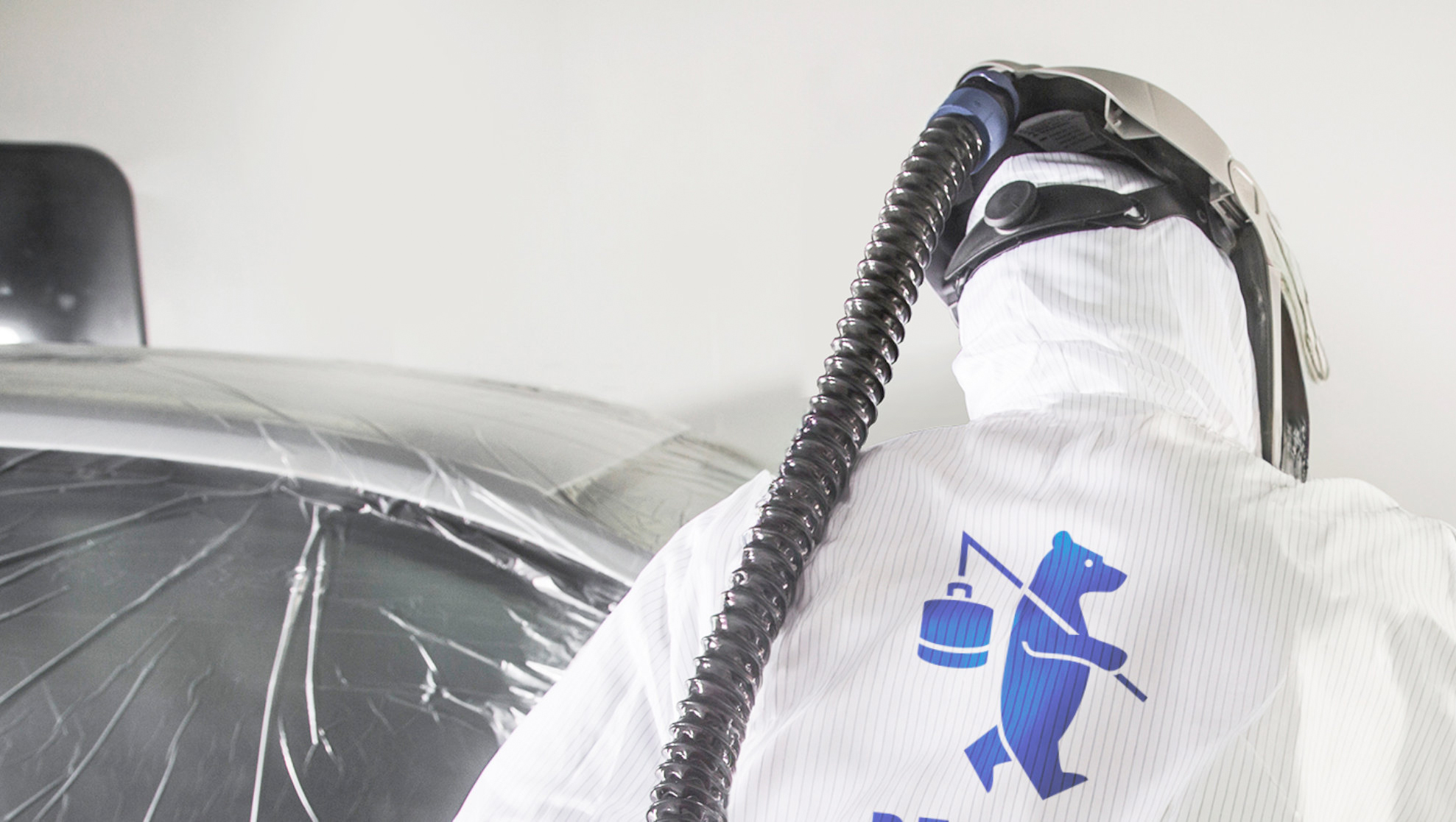 Colorificio Primavera a Brescia, specializzato in vernici e prodotti per carrozzeria nautica e industria